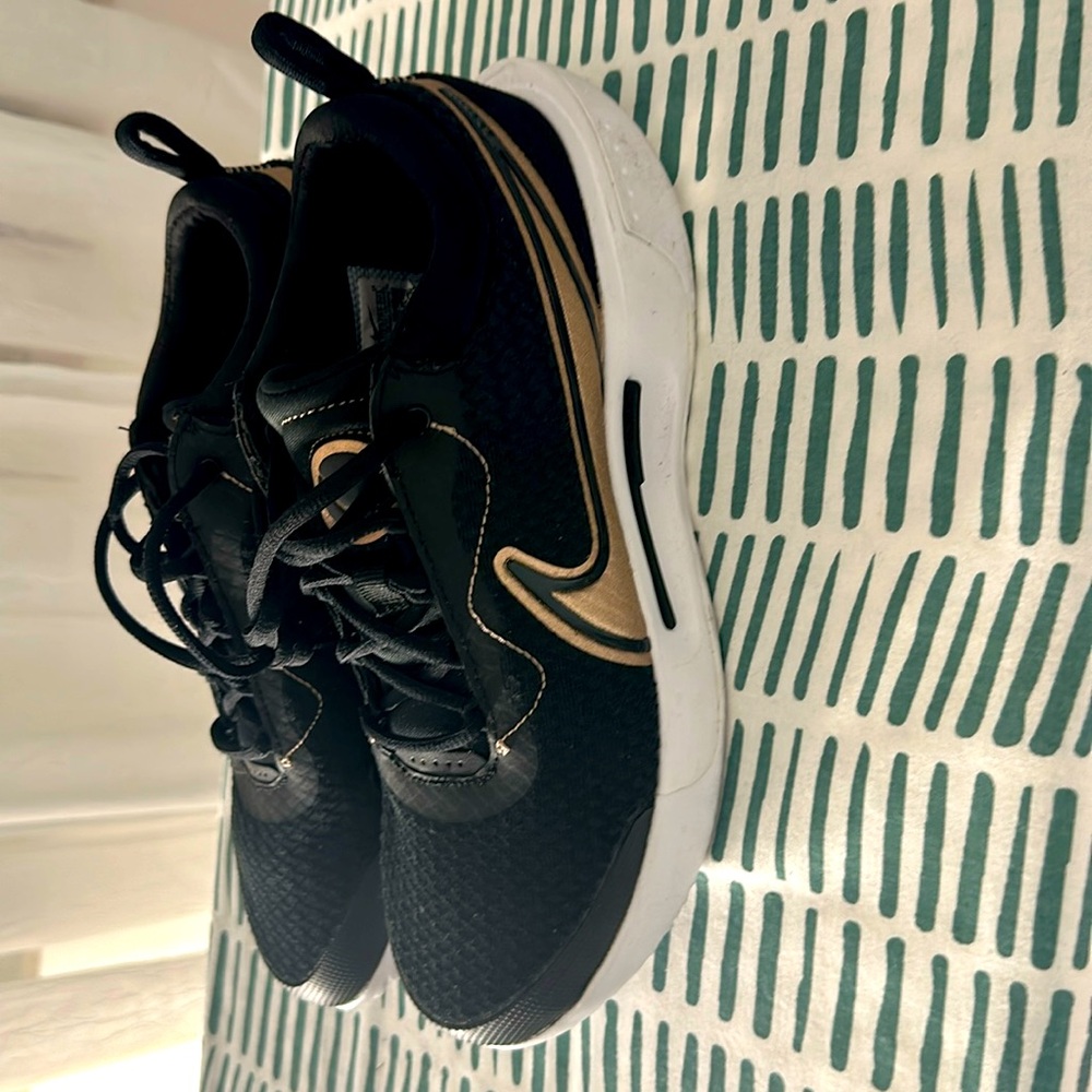 Brand new Nikes it could be men or woman